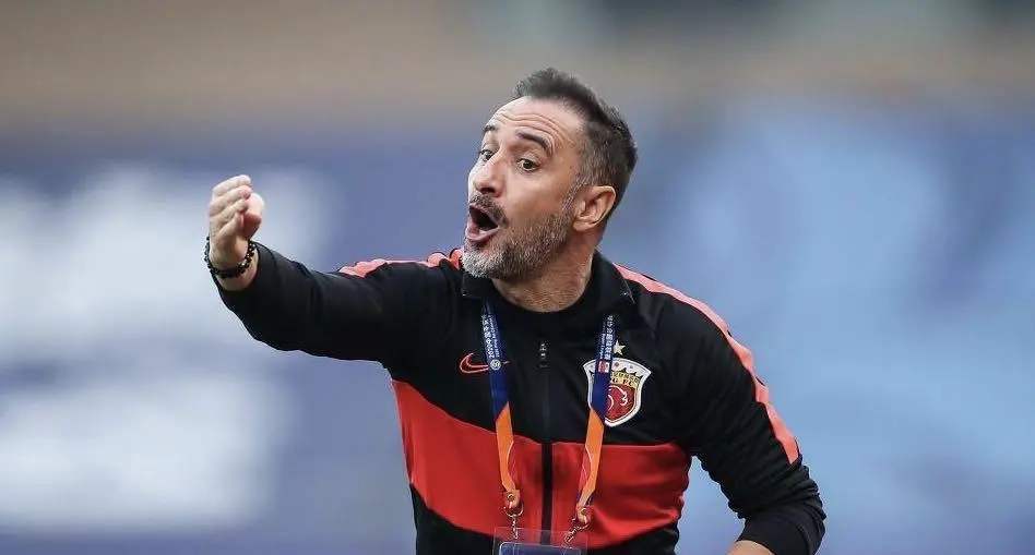 LOL直播-密尔沃基雄鹿训练开放日；国际比赛日遗憾出局引欢呼；亚冠在即；更衣室氛围转暖的简单介绍